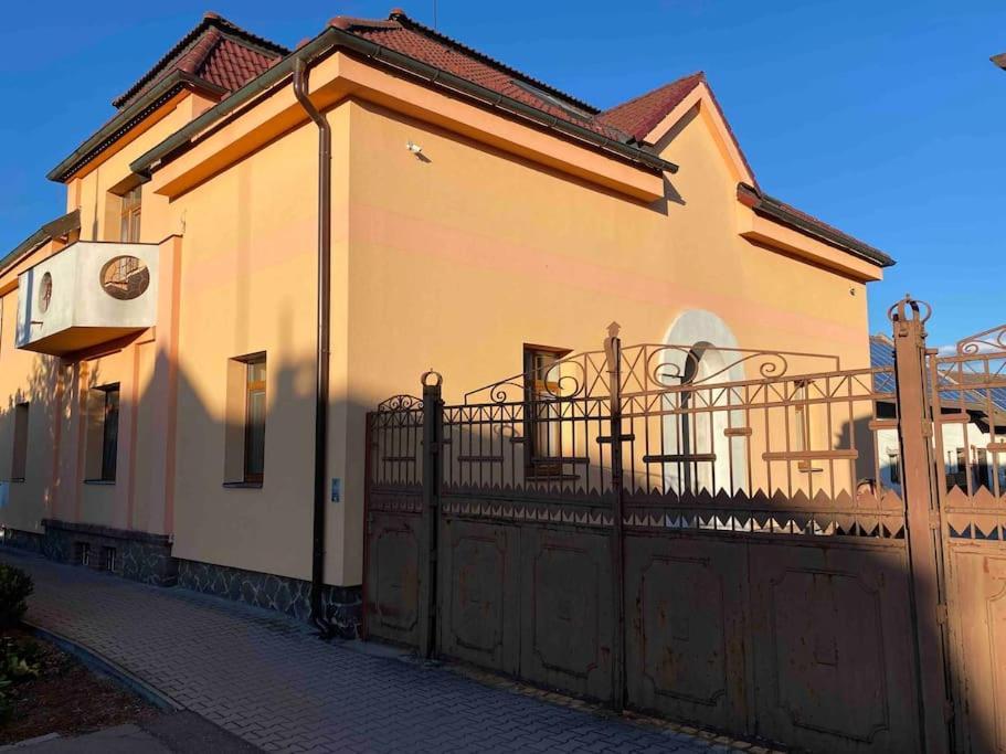 B12 - Bohdanecska 12 Apartment Pardubice Exterior photo